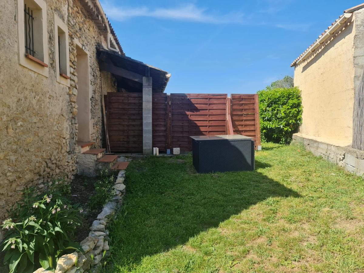 Le Gite De La Badassiere Forcalquier Exterior photo